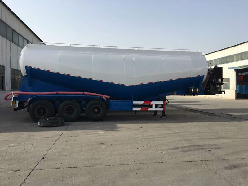 Bulk cement tanker