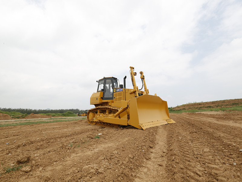 SEM822D dozer