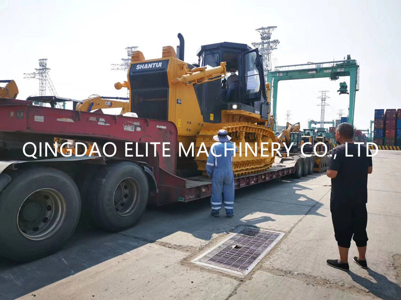 Shantui SD32W bulldozer shipping