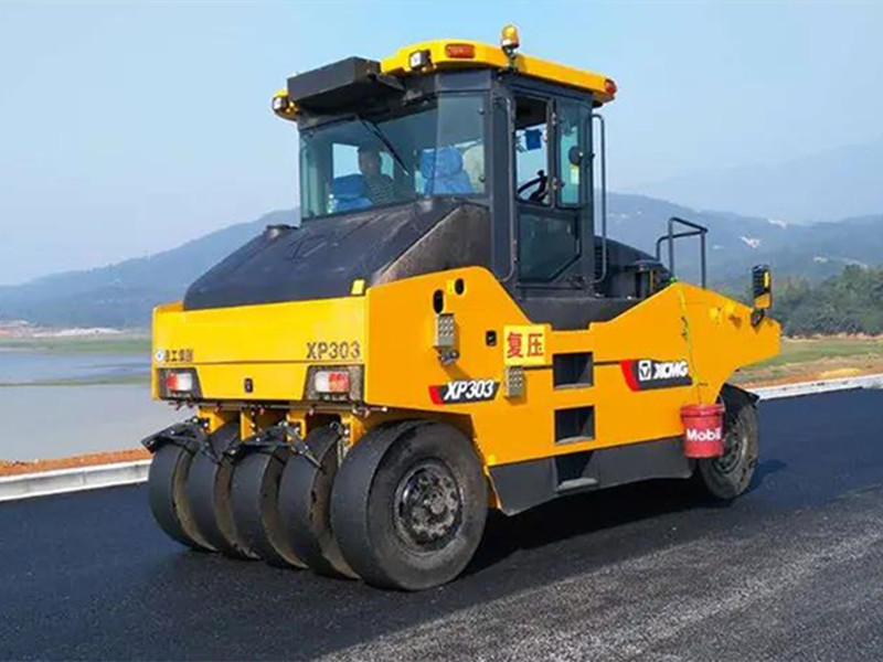 XCMG pneumatic tire road roller