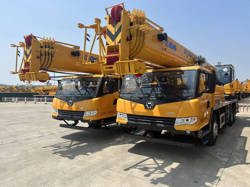 XCMG QY30K5C truck crane