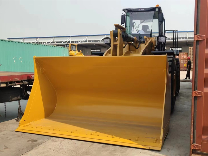 SEM676 loader shipping