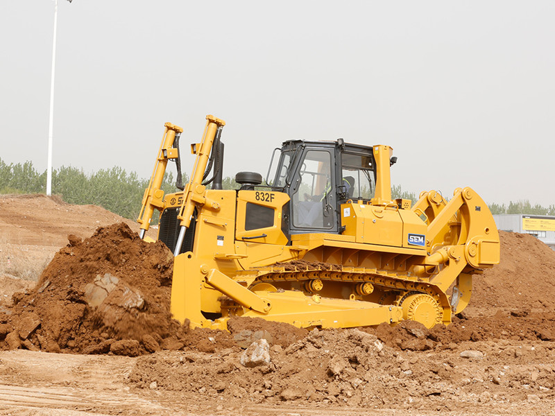 SEM832F bulldozer