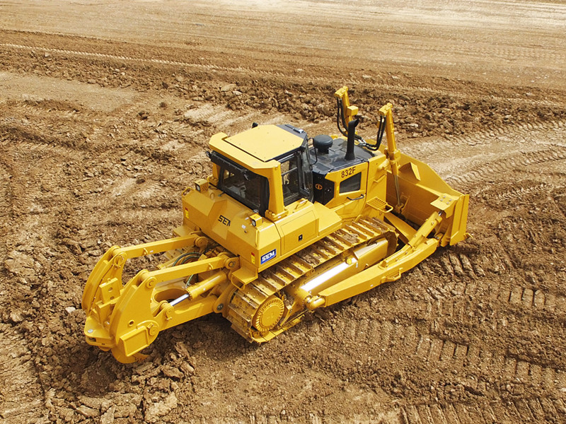 SEM832F bulldozer
