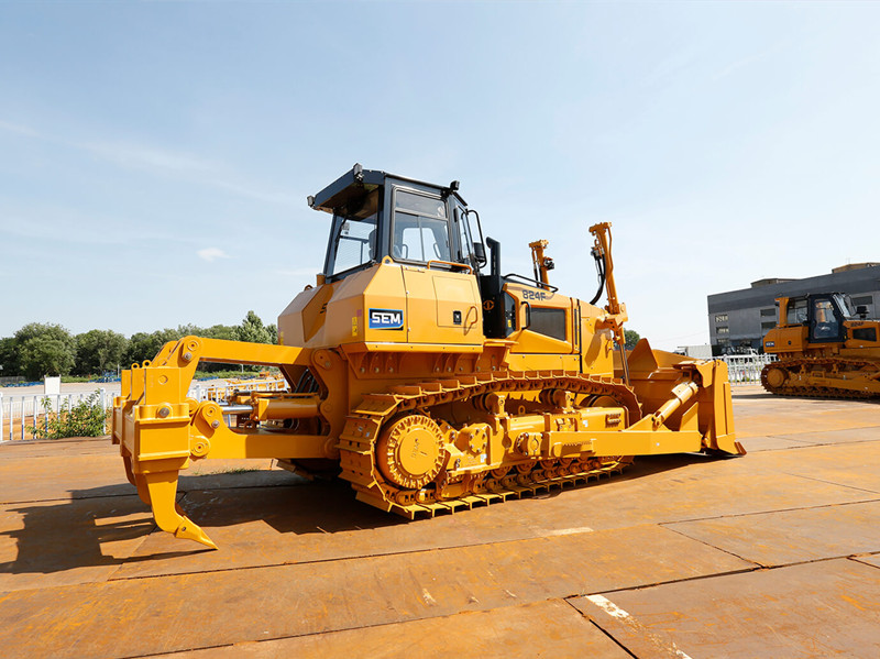 SEM824F bulldozer